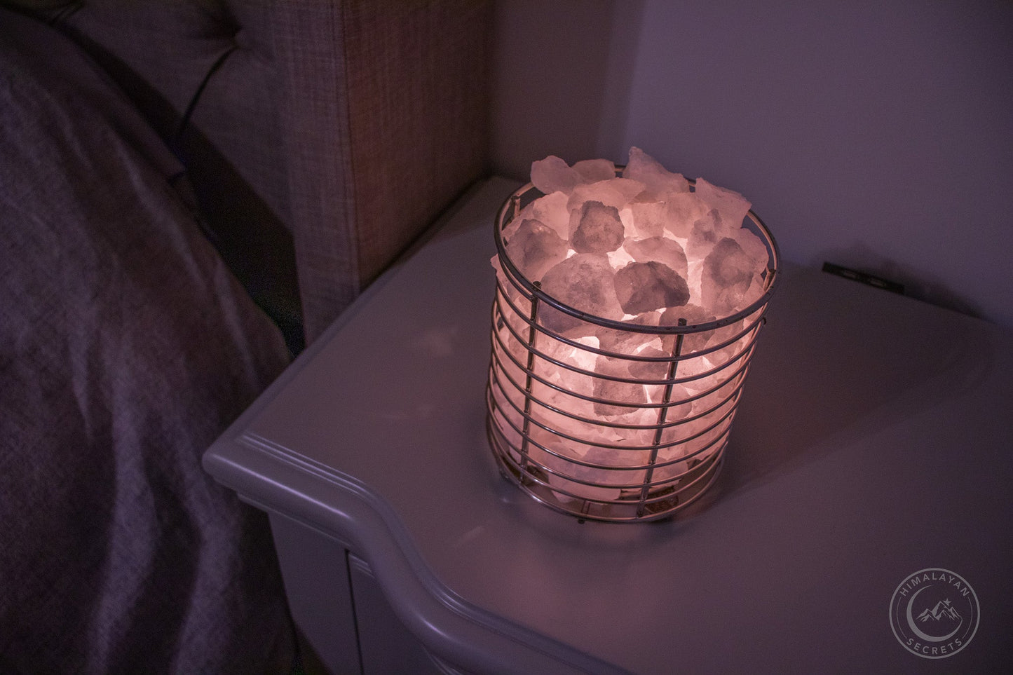 Stainless Steel Round Basket Lamp w/ WHITE Chunks 6"
